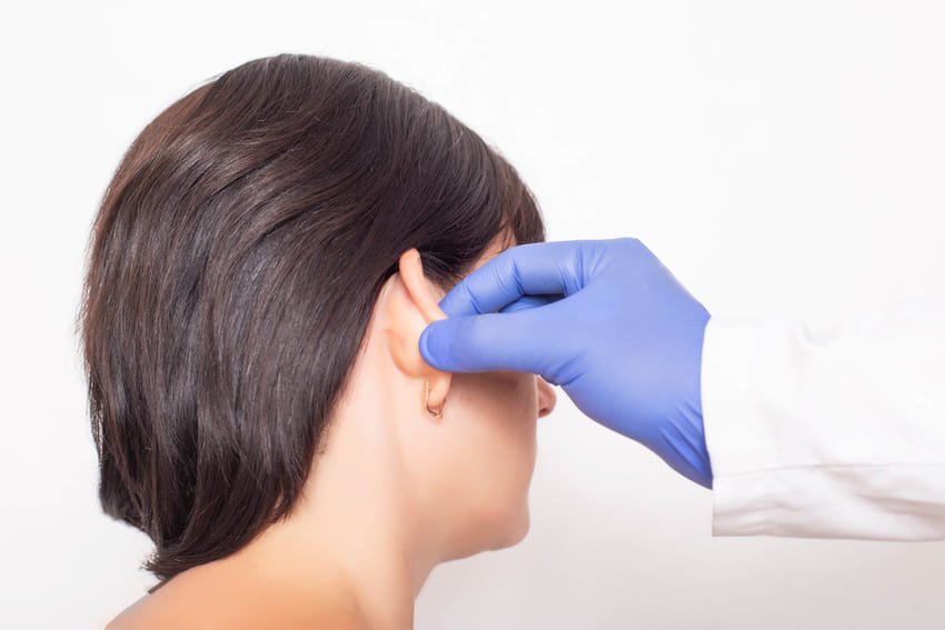 Chirurgie pour recoller les oreilles